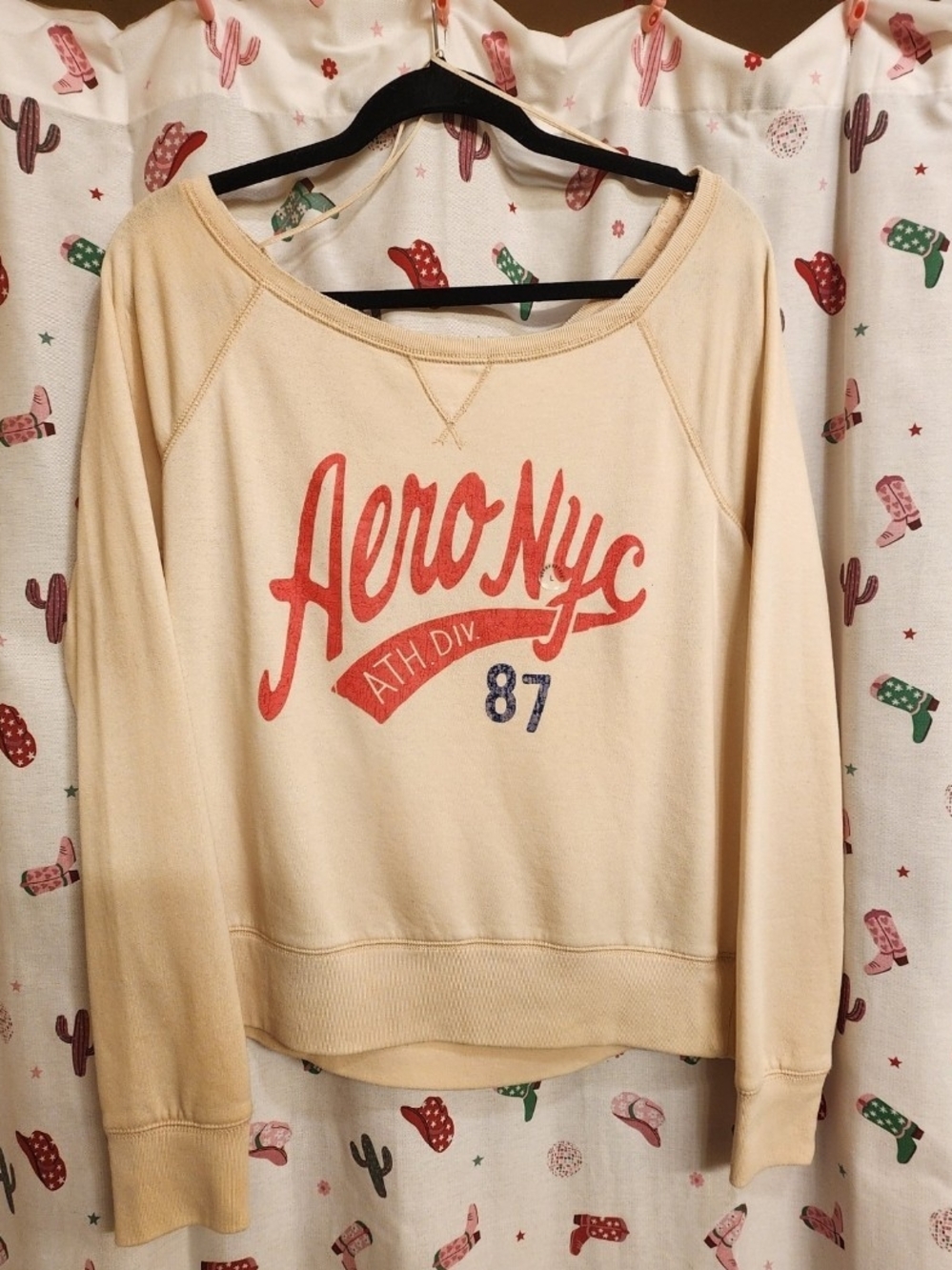 Sz Large Aeropostale Off The Shoulder Sweatshirt.